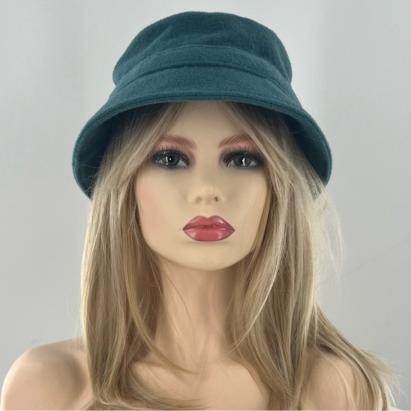 NWT Coach Wool Crusher Bucker Hat - Picture 1 of 11